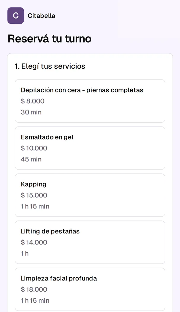 Página de reservas online en el celular: la clienta elige servicios con su precio y duración